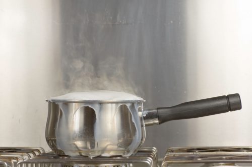 阅读更多关于哪种类型的锅最适合煮牛奶?