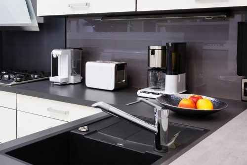 阅读更多关于“厨房水槽应该搭配电器吗?”bd手机下载
